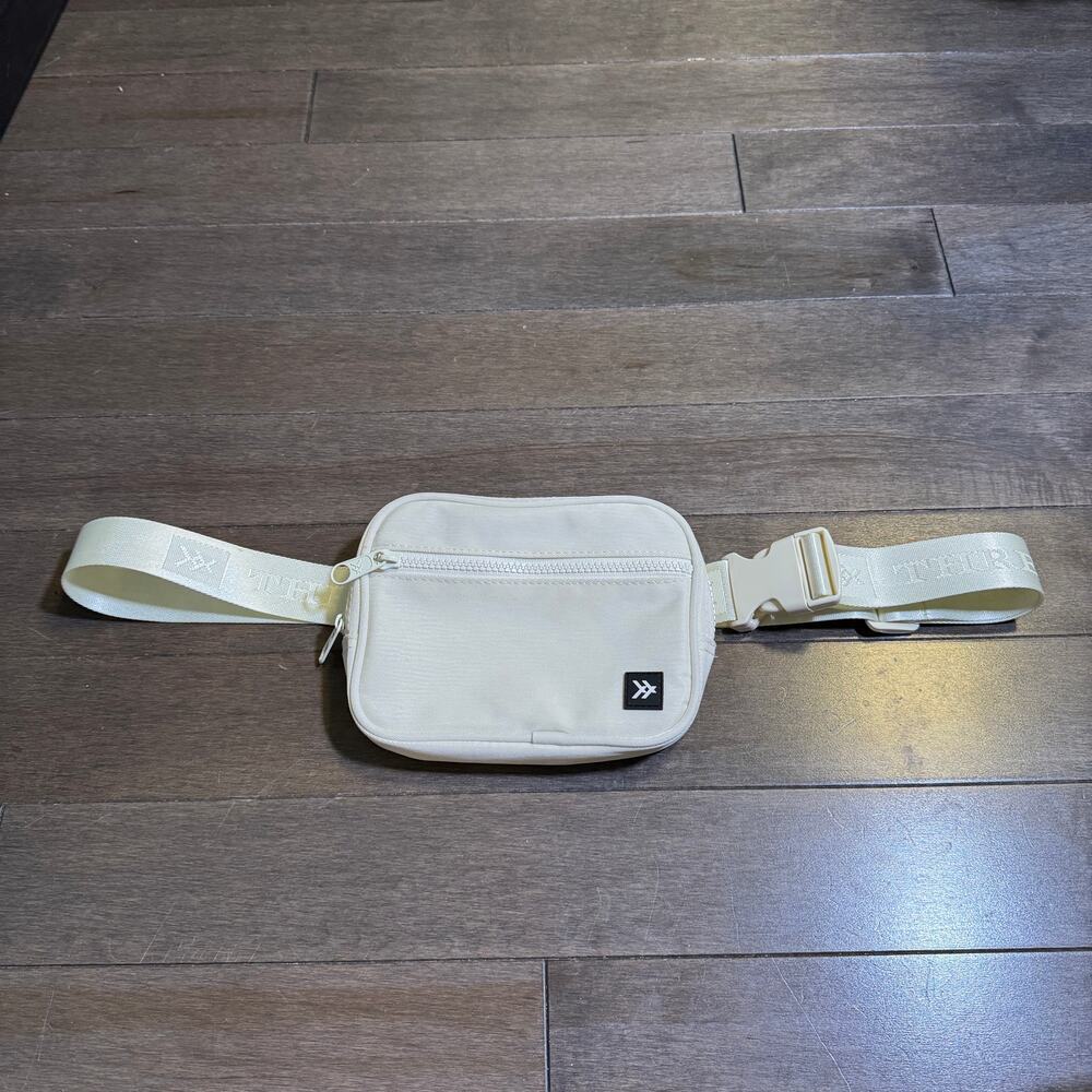 Thread Women's Off White Solid Adjustable Strap Belt Fanny Pack Bags One Size